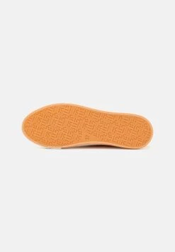 ESPRIT Sneakers Laag - Orange 12 ESPRIT Sneakers Laag - Orange -Esprit 6a65b4771fb646ca9954e8b22a53000b