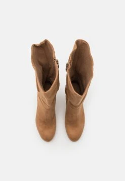 ESPRIT Laarzen - Beige 11 ESPRIT Laarzen - Beige -Esprit 775c37b1d36841278e39d1b51b0e4819