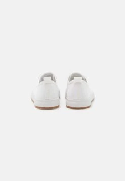 ESPRIT Sneakers Laag - Off White 11 ESPRIT Sneakers Laag - Off White -Esprit c31f7f87a353486695b9344140625114