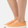 ESPRIT Sneakers Laag - Orange 1 ESPRIT Sneakers Laag - Orange -Esprit cf84a94b28d64d15b50ca0eb3de5db38