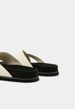 ESPRIT Mit Überkreuzten Riemen - Teensandalen - Light Beige -Esprit dd58bad4dce9411bbfc99a89929507b1