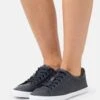 ESPRIT Sneakers Laag - Navy -Esprit f26004fbaf264146b72fb621e144fd67